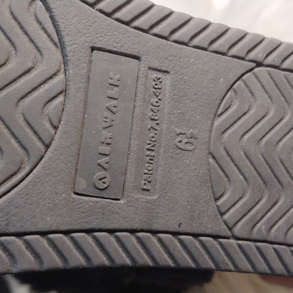 Airwalk sherpa lined suede booties black sz 6 1/2 - Picture 10 of 11